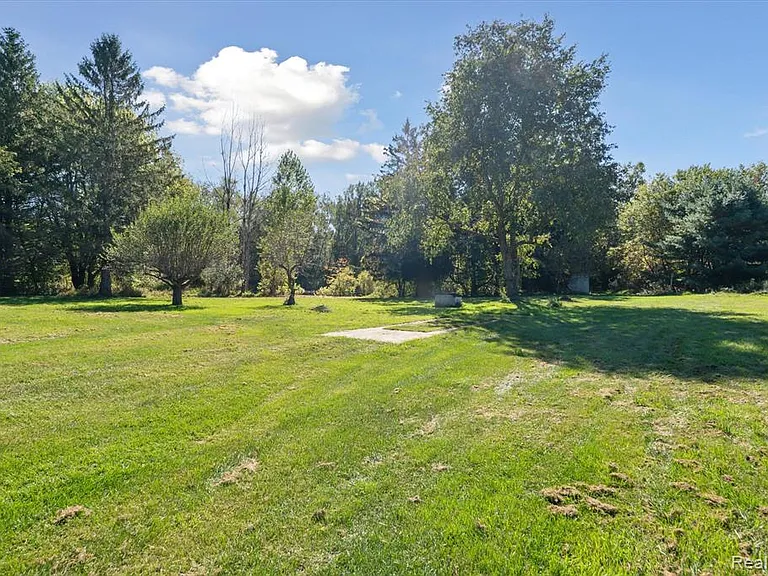 2860 E Coon Lake Rd — Photo 35