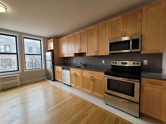 2nd image of 701 W 177th St APT 51A