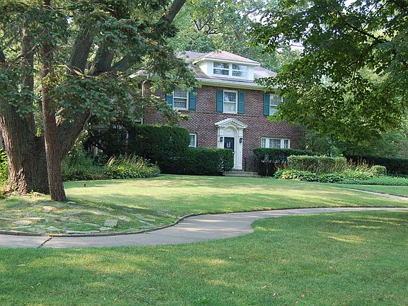 3rd image of 1351 Greenwood Ave