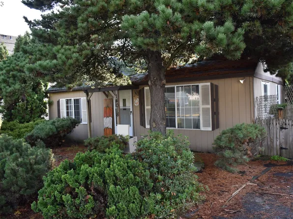 14018 SE Division St, Portland, OR 97236