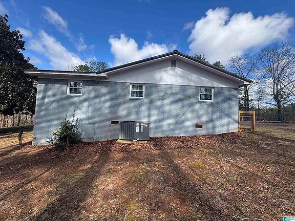 3rd image of 125 Stewart Dr