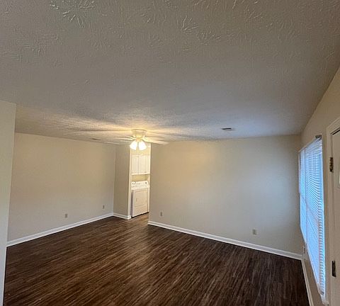 4th image of 204 Melody Ln