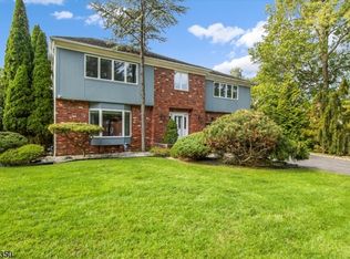 6 Ashland St, Caldwell, NJ 07006