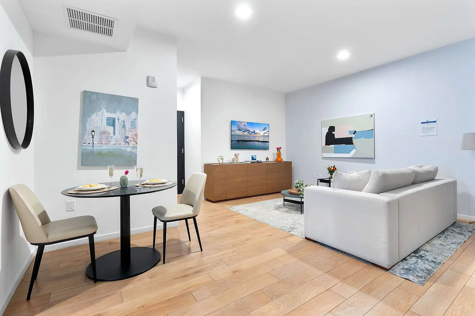 1 bed, 1.0 bath, 699 sqft, $3,961 — Photo 4