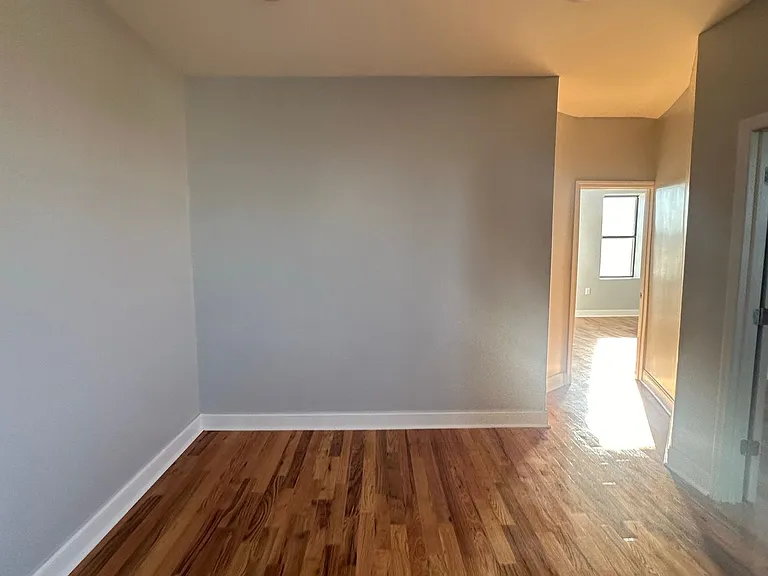 505 57th Street Apartments — Photo 14