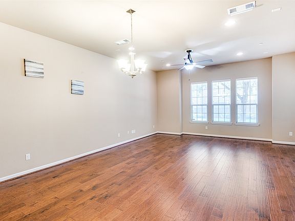 3rd image of 1915 Luther Rd