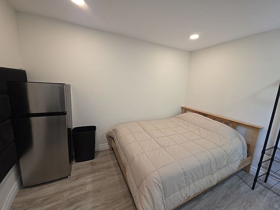 5th image of 42656 Charleston Way