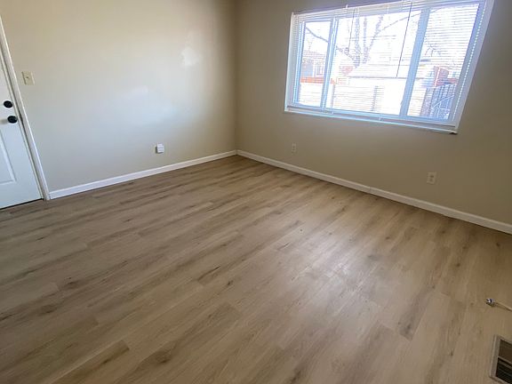2nd image of 814 Schirmer St APT A