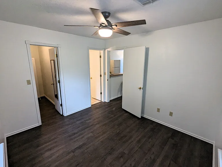 420 W Comanche St — Photo 11