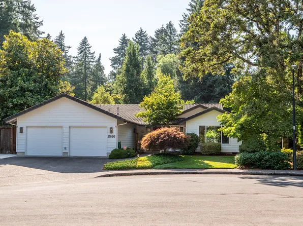 1566 Happy Ln, Eugene, OR 97401