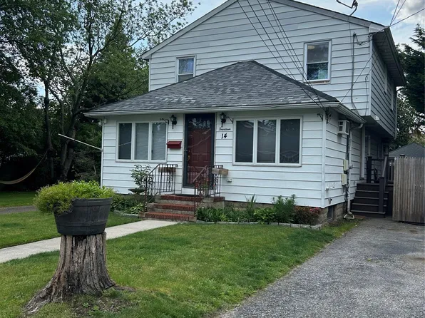 14 Walnut Ave E, Farmingdale, NY 11735