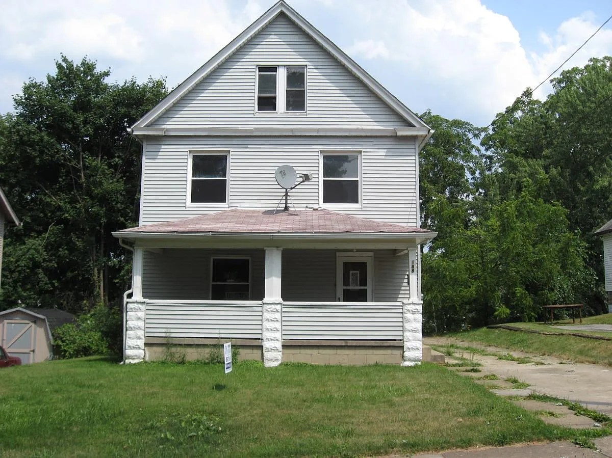 188 Marion St photo 1