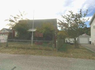 577 S 9th St, Lindenhurst, NY 11757