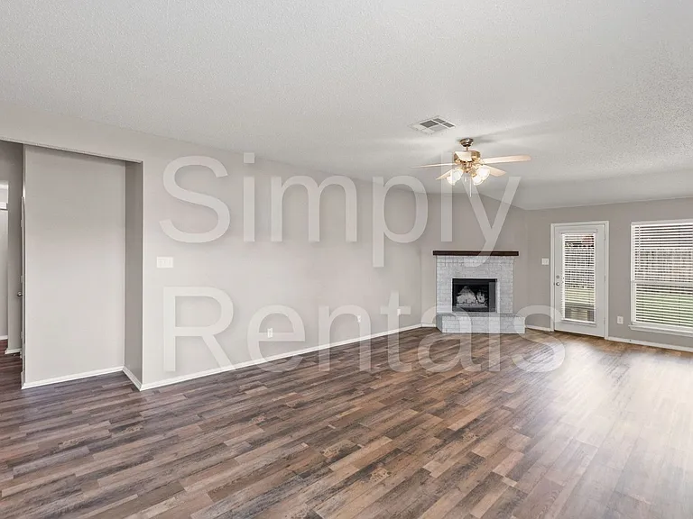 6915 Justin Ln — Photo 12
