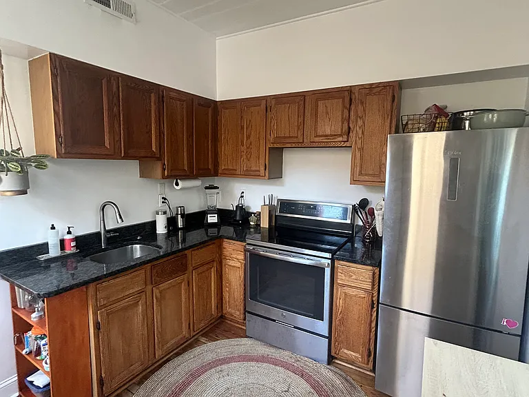 225 Brown St #2 — Photo 11