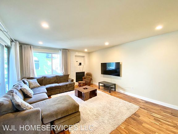 4th image of 16363 NE 12th Pl Unit D-1