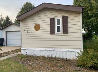 33 18th Ave SW, Watertown, SD 57201