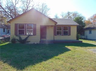 1401 Cecelia St, Taylor, TX 76574