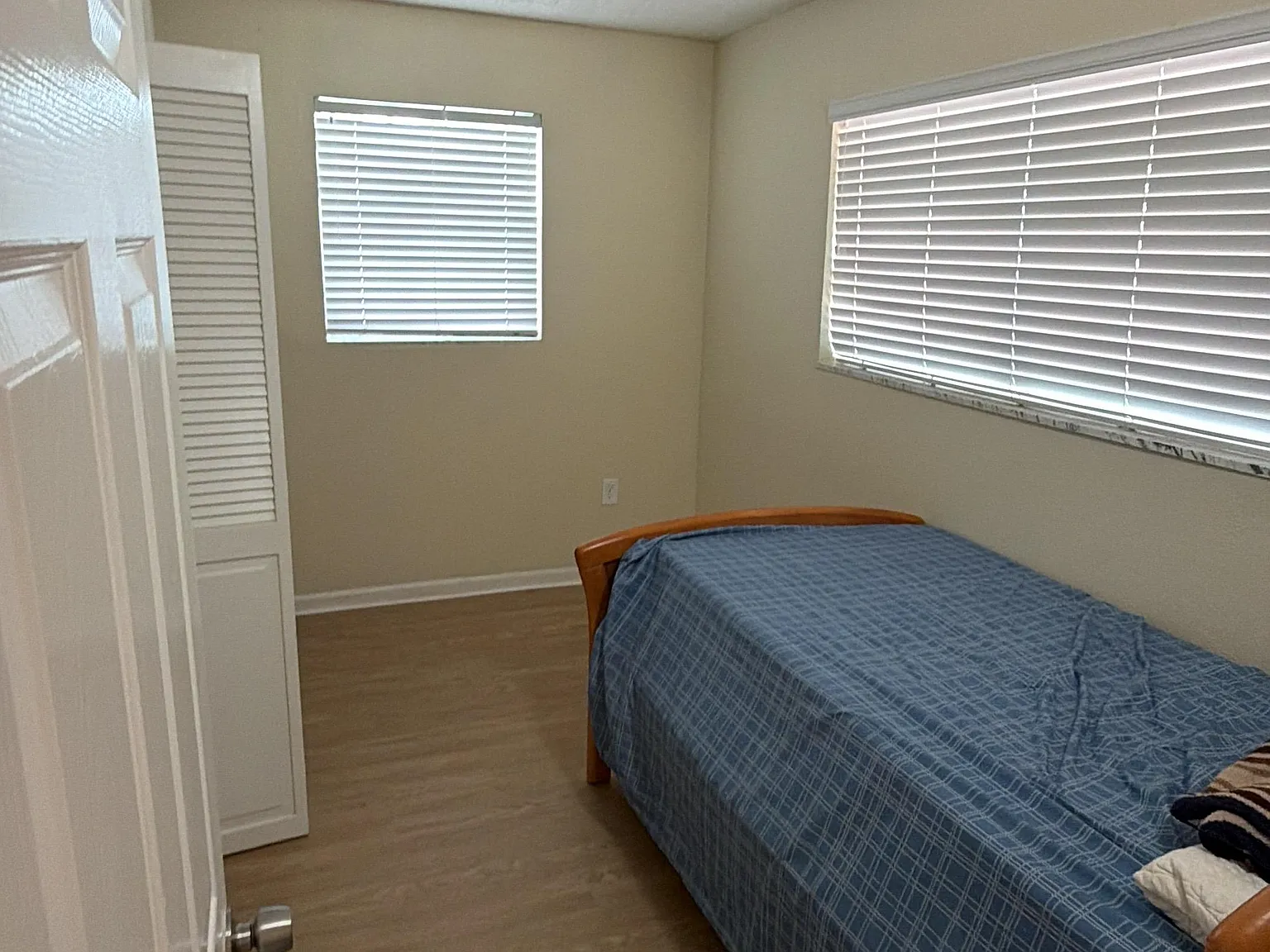 3 bed, 1.0 bath, 1700 sqft, $1,092 — Photo 1