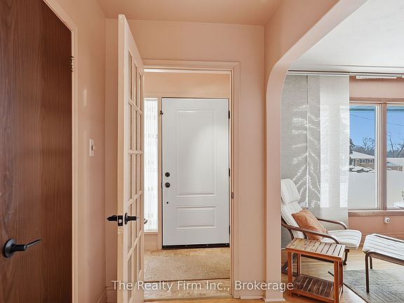 3rd image of 1047 Elora Rd