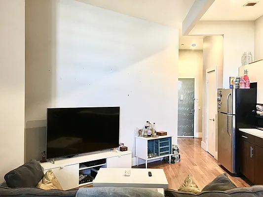 Rented by City Vista Inc | media 51