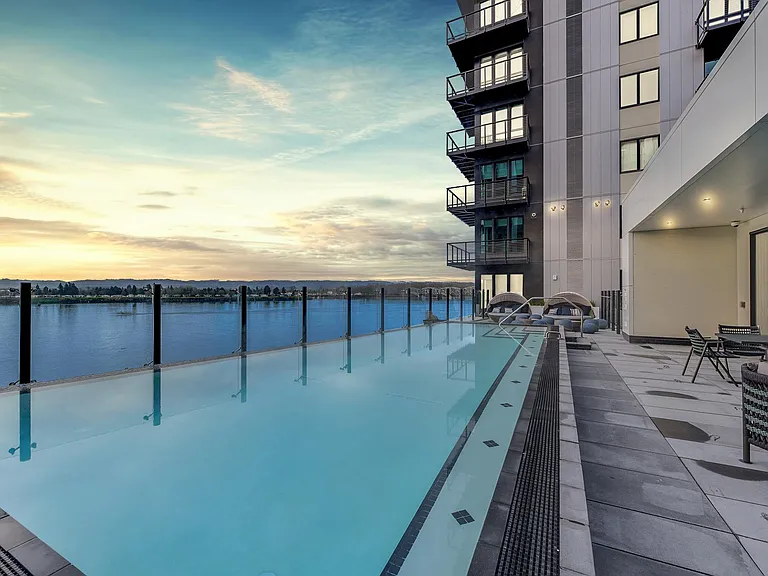 The Columbia at the Waterfront — Photo 43