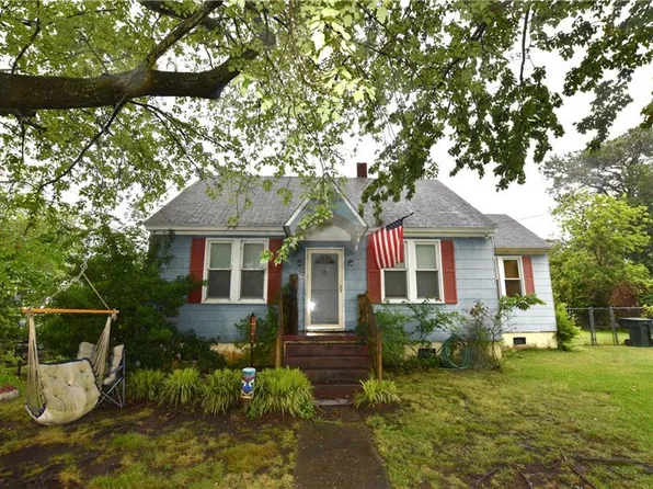 12 Wallace Rd, Hampton, VA 23664