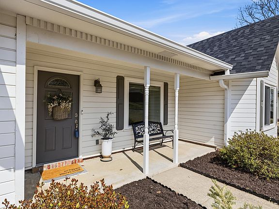 4th image of 4 Briarstone Dr