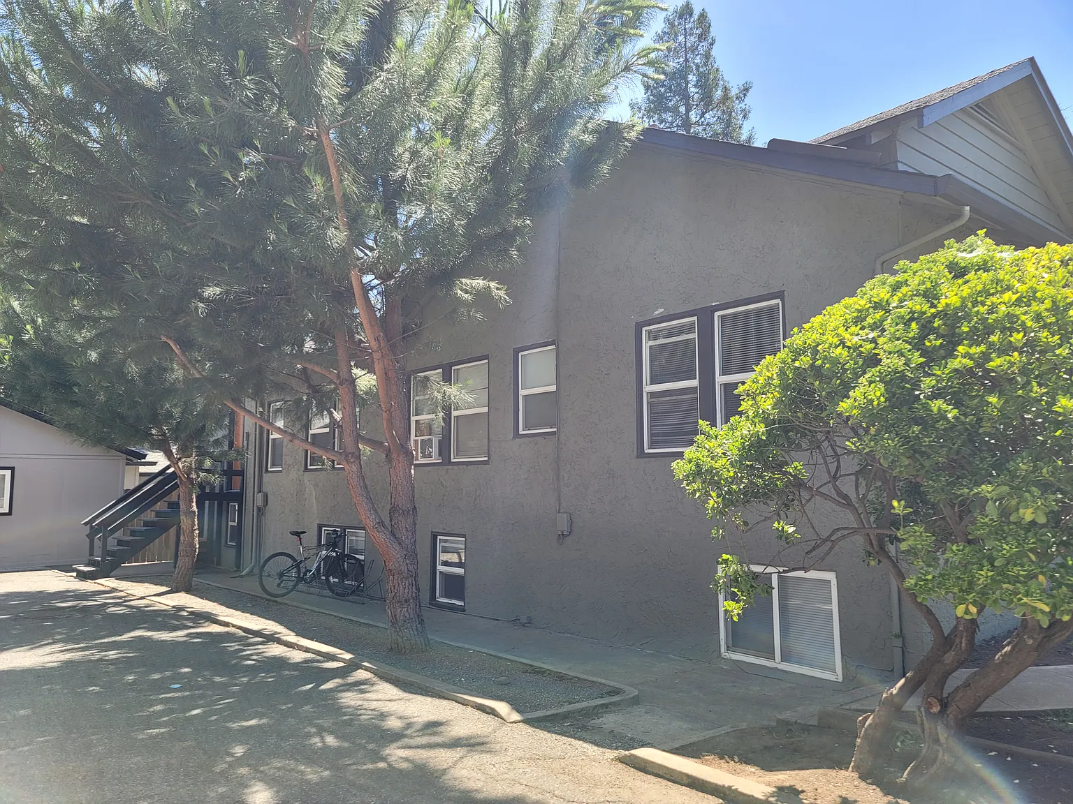 5 bed, 1600 sqft, $2,250 — Photo 4