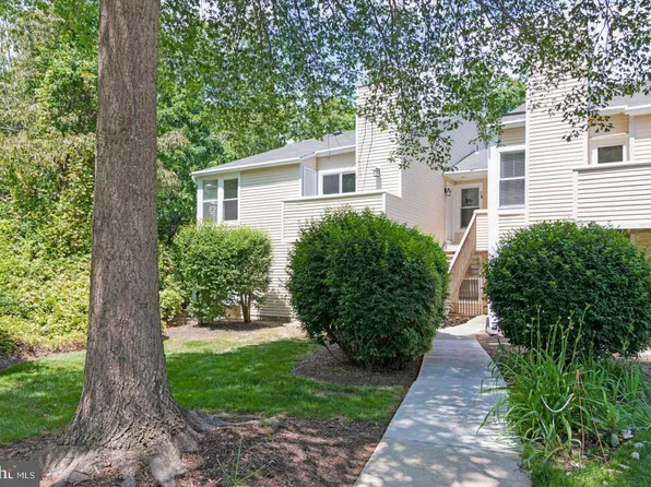 79 Pheasant Meadow Dr, Absecon, NJ 08205