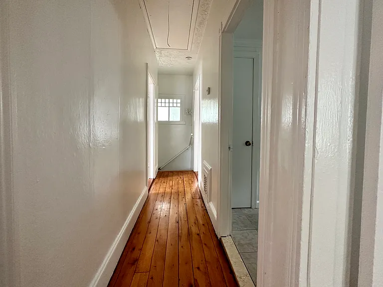 170 Alabama Ave — Photo 17