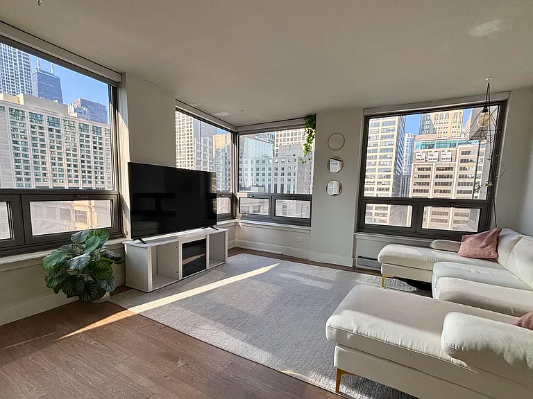 440 N Wabash Ave #1208 — Photo 2