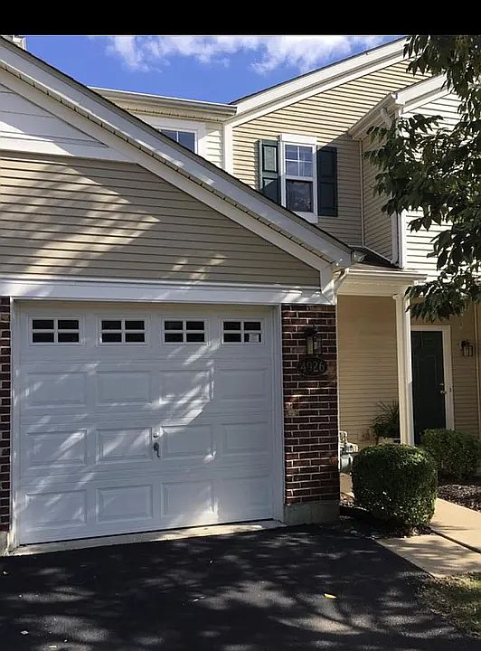 1st image of 4926 Heritage Heights Cir