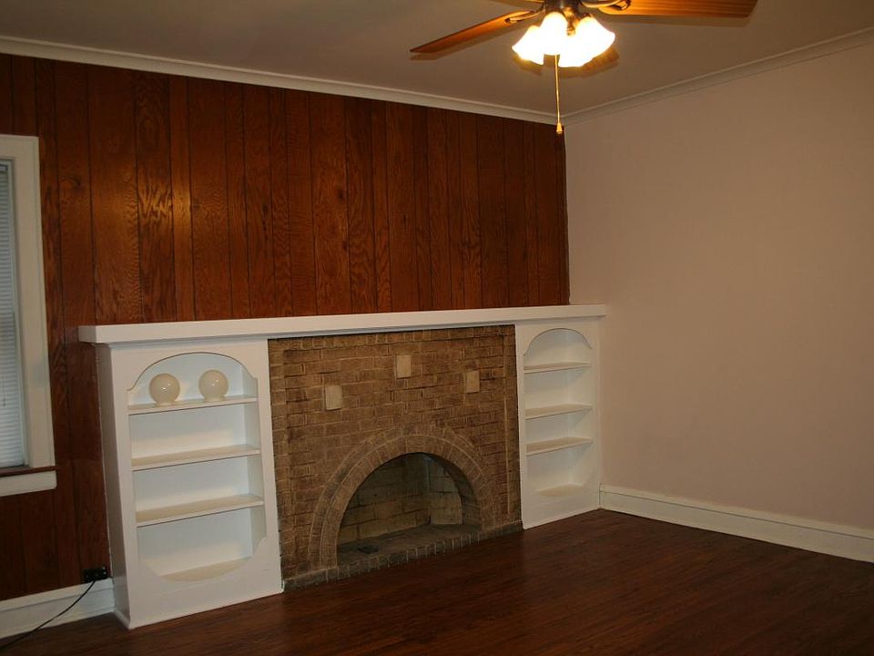 Family Room/Fireplace/Bookcase