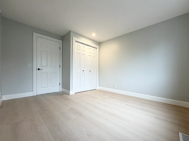 23820 SE 40th Pl — Photo 16
