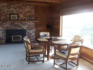 5th image of 906 NW Oceania Dr