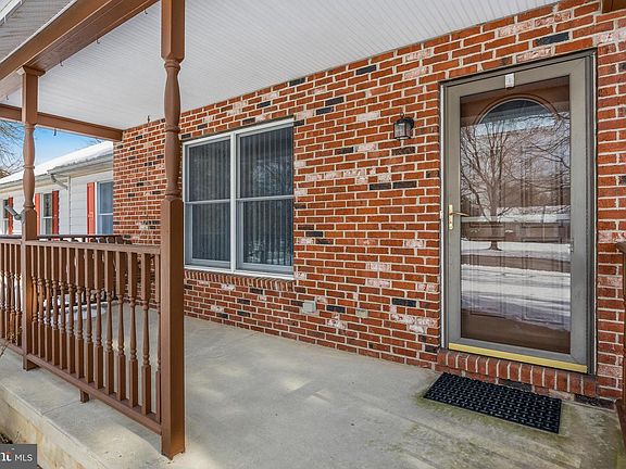 3rd image of 32 Quail Dr