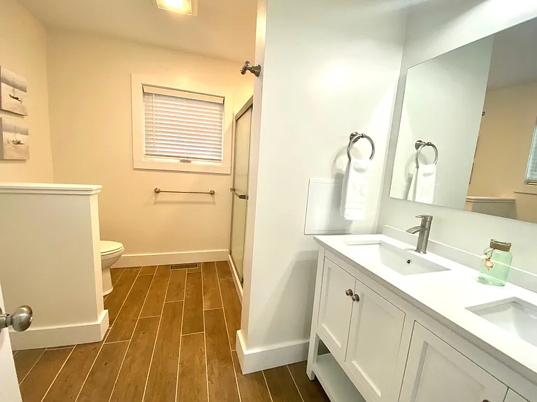 869 E Lakeshore Dr — Photo 10