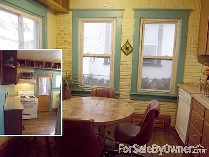 Bright Kitchen
						:
						Dine in! Many cabinets, plus dishwasher and garbage disposal!
