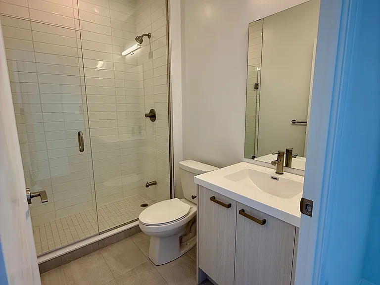 20 Soudan Ave #Penthouse 06 — Photo 23