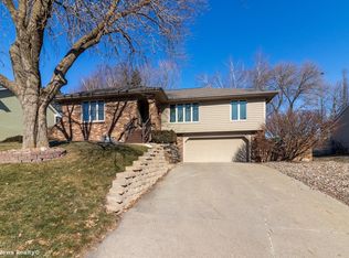 10033 Clark St, Clive, IA 50325