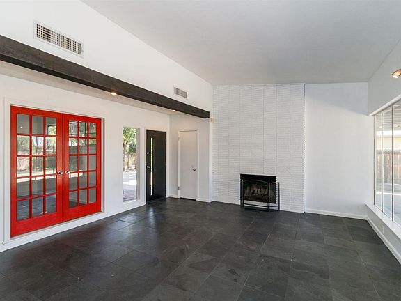 4th image of 3771 Circle Dr W