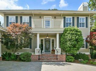 7 Lloyd Ln, Orinda, CA 94563