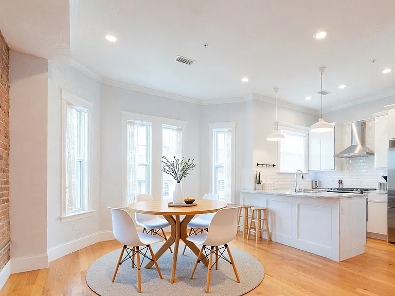 9 Everett Ave #2 — Photo 3