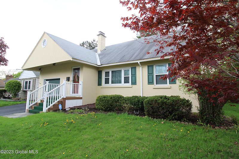 3rd image of 1146 McClellan Street