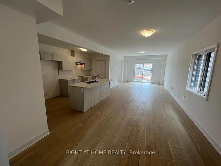 43 Wheatfield Rd — Photo 2