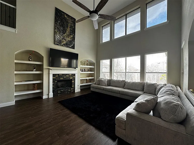213 Fox Hollow Blvd — Photo 7