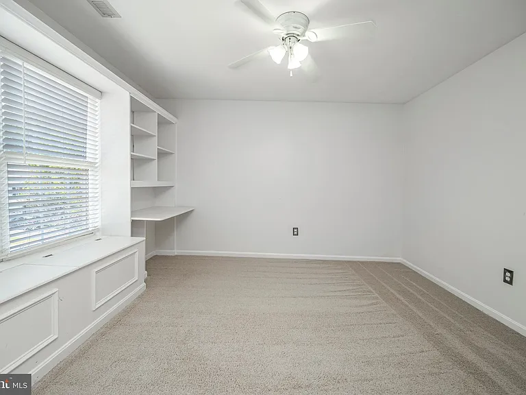33 Saint Williams Way — Photo 32