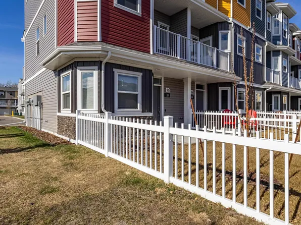 150 Everitt Dr N #33, Saint Albert, AB T8N 7R8