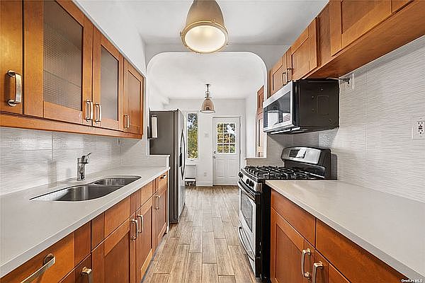 1st image of 3333 Pearsall Ave #2